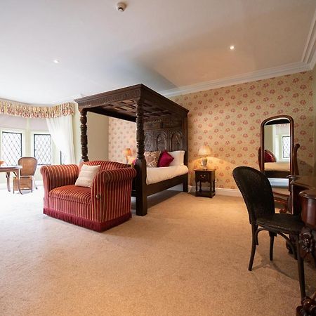 Miskin Manor Hotel เฮนโซล ภายนอก รูปภาพ