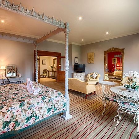 Miskin Manor Hotel เฮนโซล ภายนอก รูปภาพ