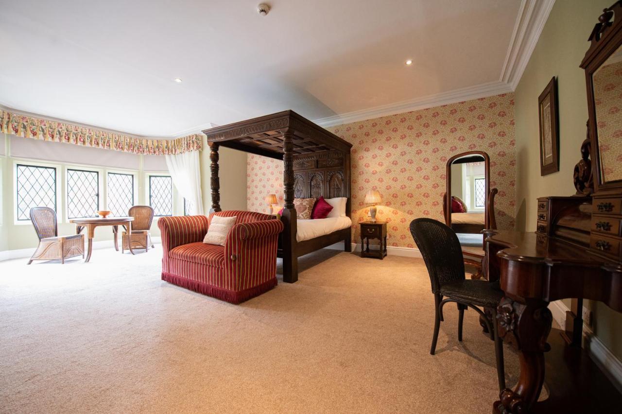 Miskin Manor Hotel เฮนโซล ภายนอก รูปภาพ