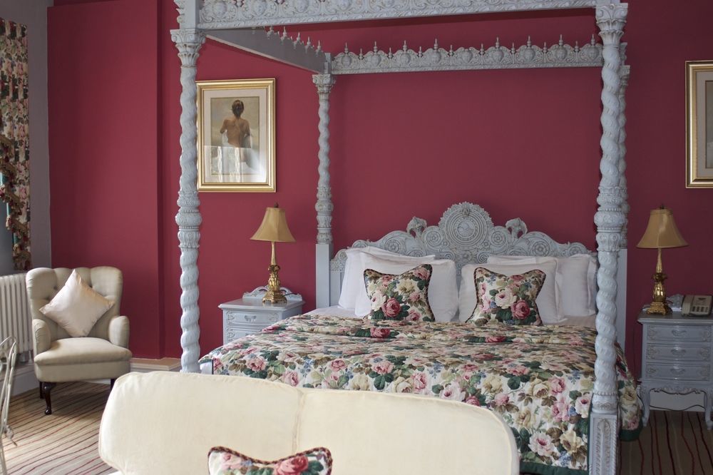 Miskin Manor Hotel เฮนโซล ภายนอก รูปภาพ