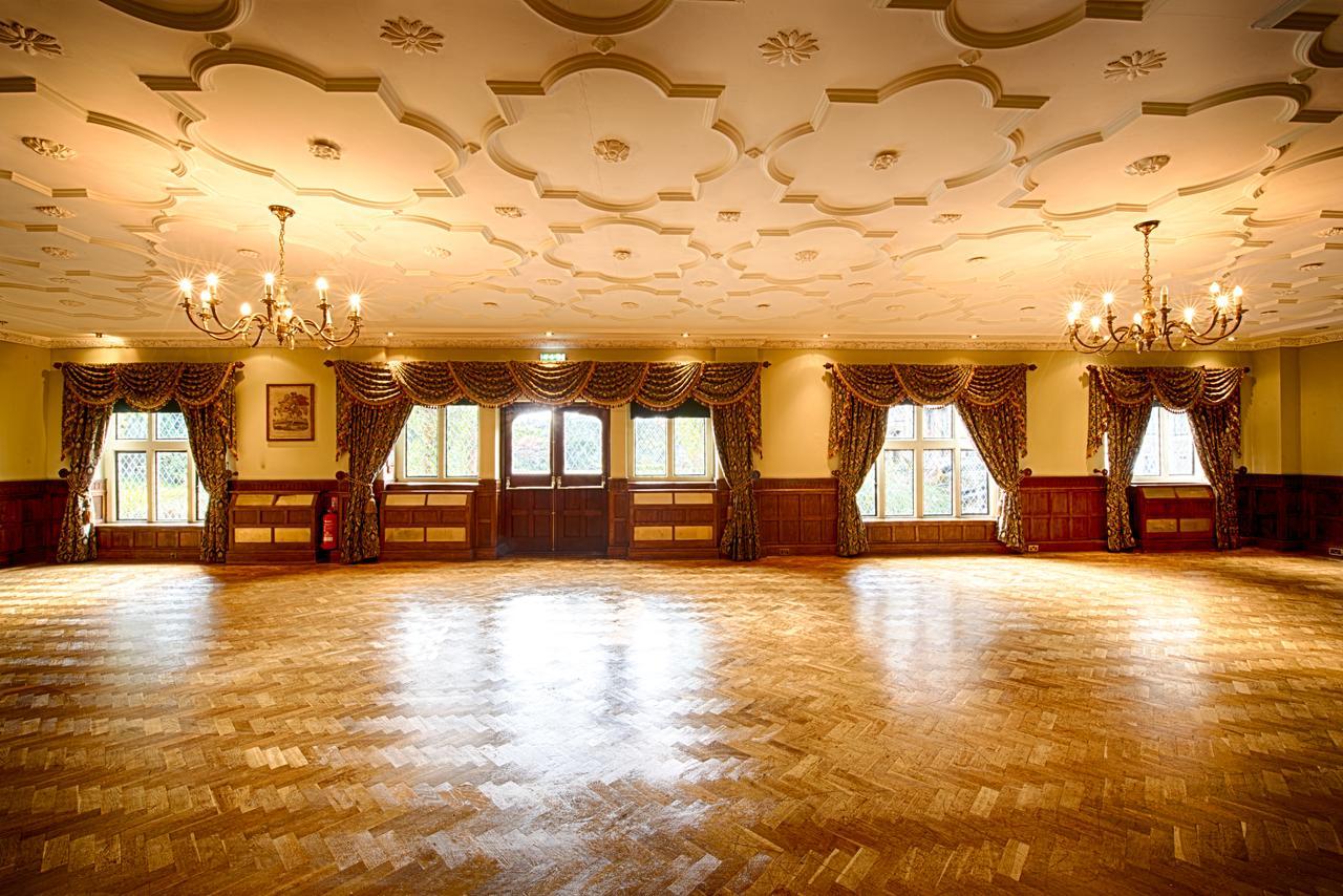 Miskin Manor Hotel เฮนโซล ภายนอก รูปภาพ