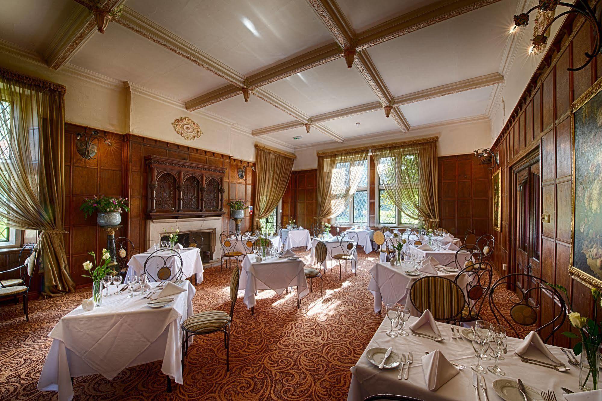 Miskin Manor Hotel เฮนโซล ภายนอก รูปภาพ