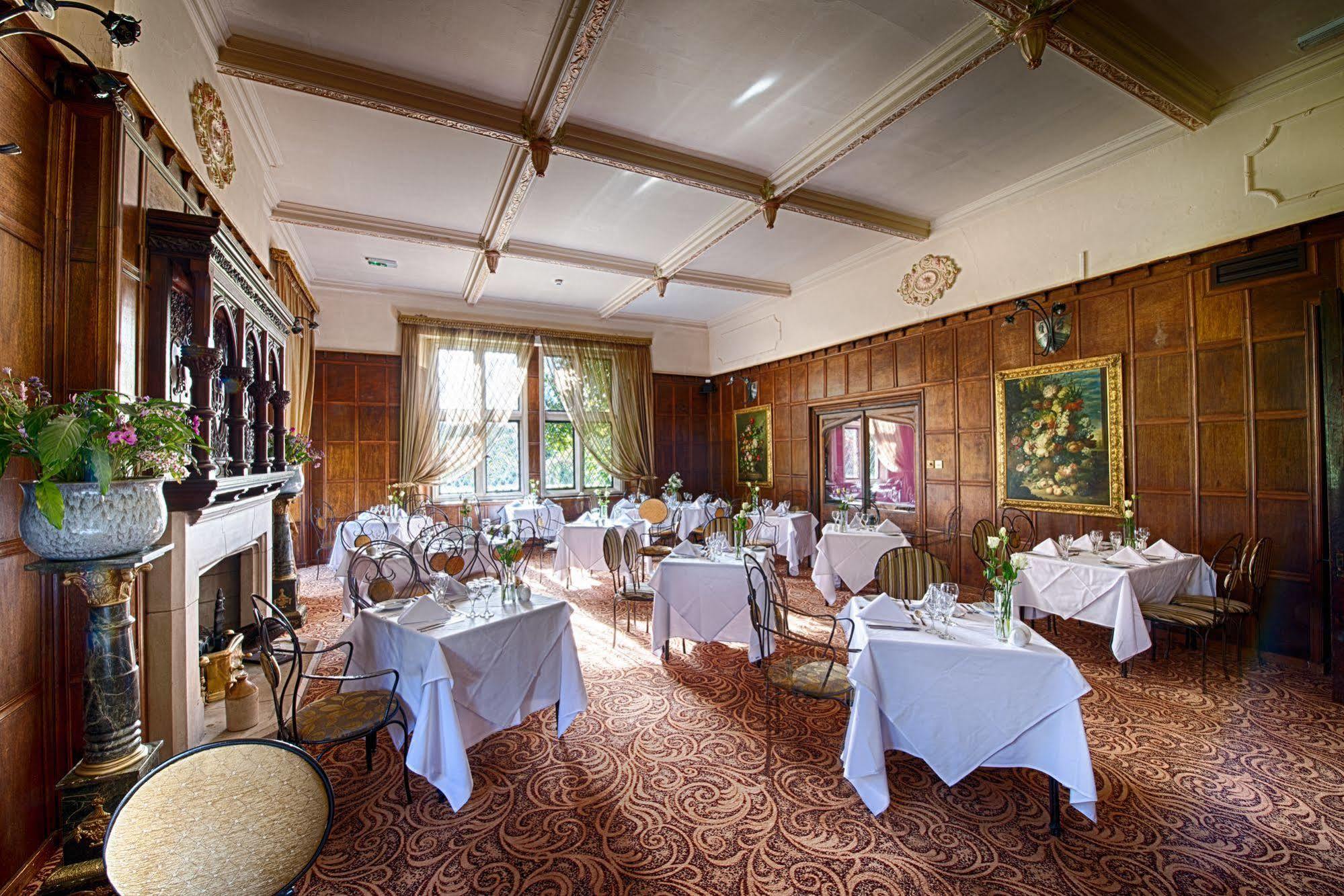 Miskin Manor Hotel เฮนโซล ภายนอก รูปภาพ