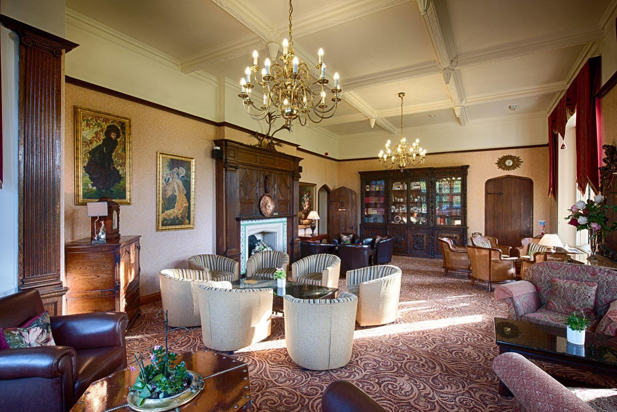 Miskin Manor Hotel เฮนโซล ภายนอก รูปภาพ