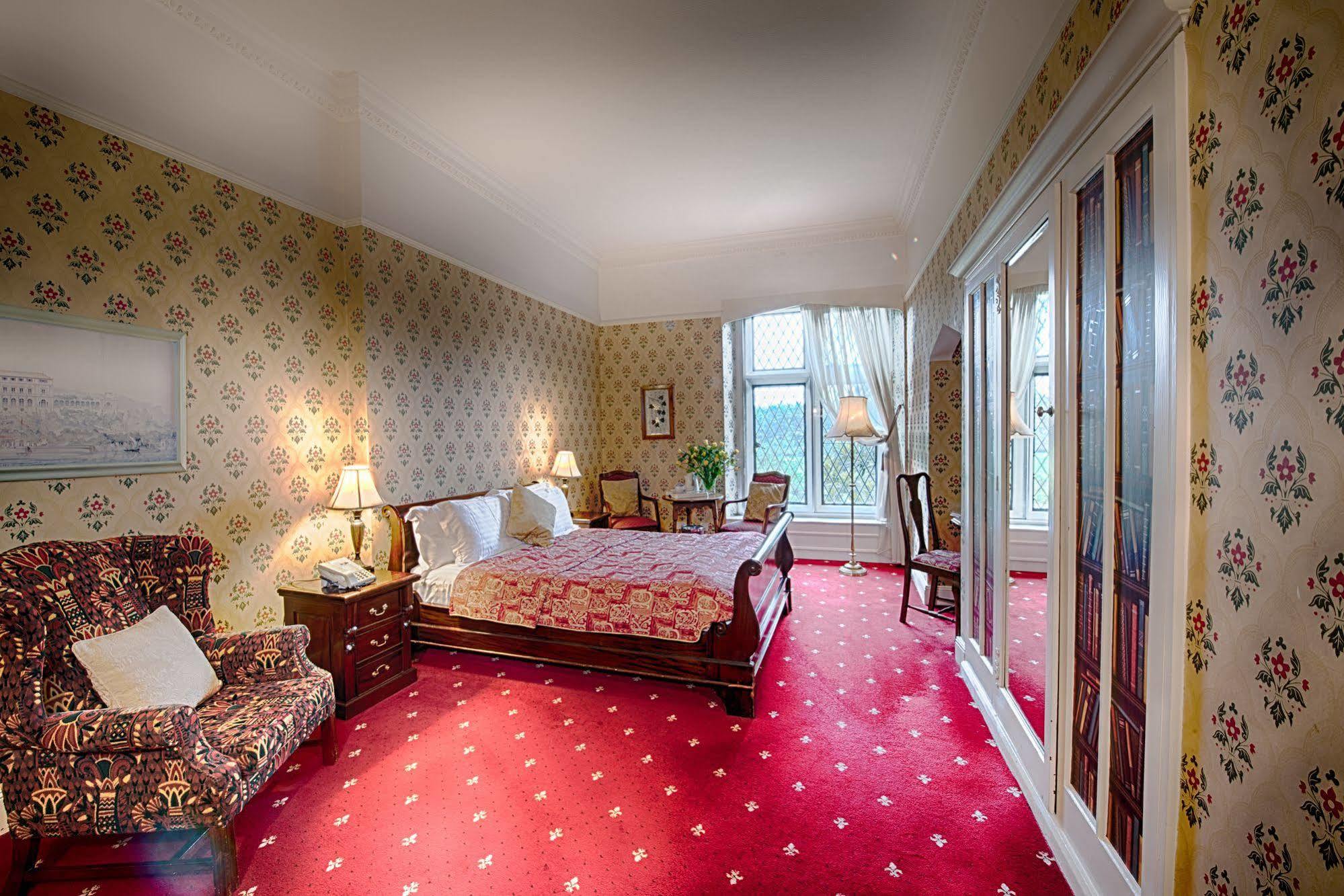 Miskin Manor Hotel เฮนโซล ภายนอก รูปภาพ