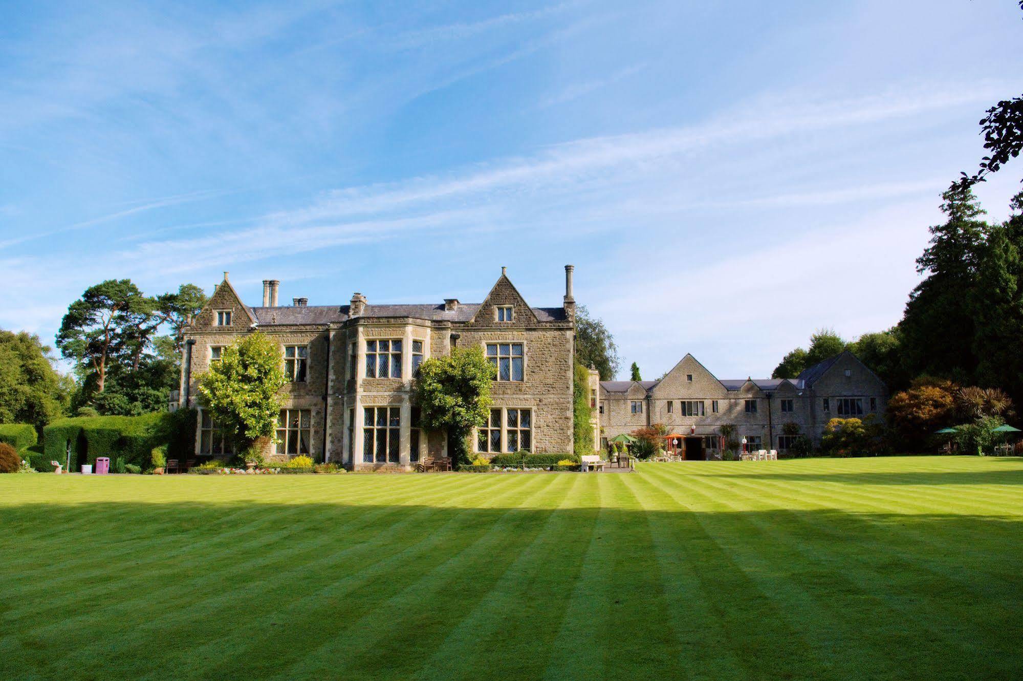 Miskin Manor Hotel เฮนโซล ภายนอก รูปภาพ