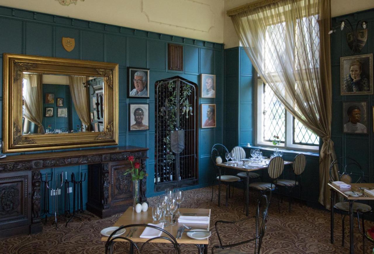 Miskin Manor Hotel เฮนโซล ภายนอก รูปภาพ