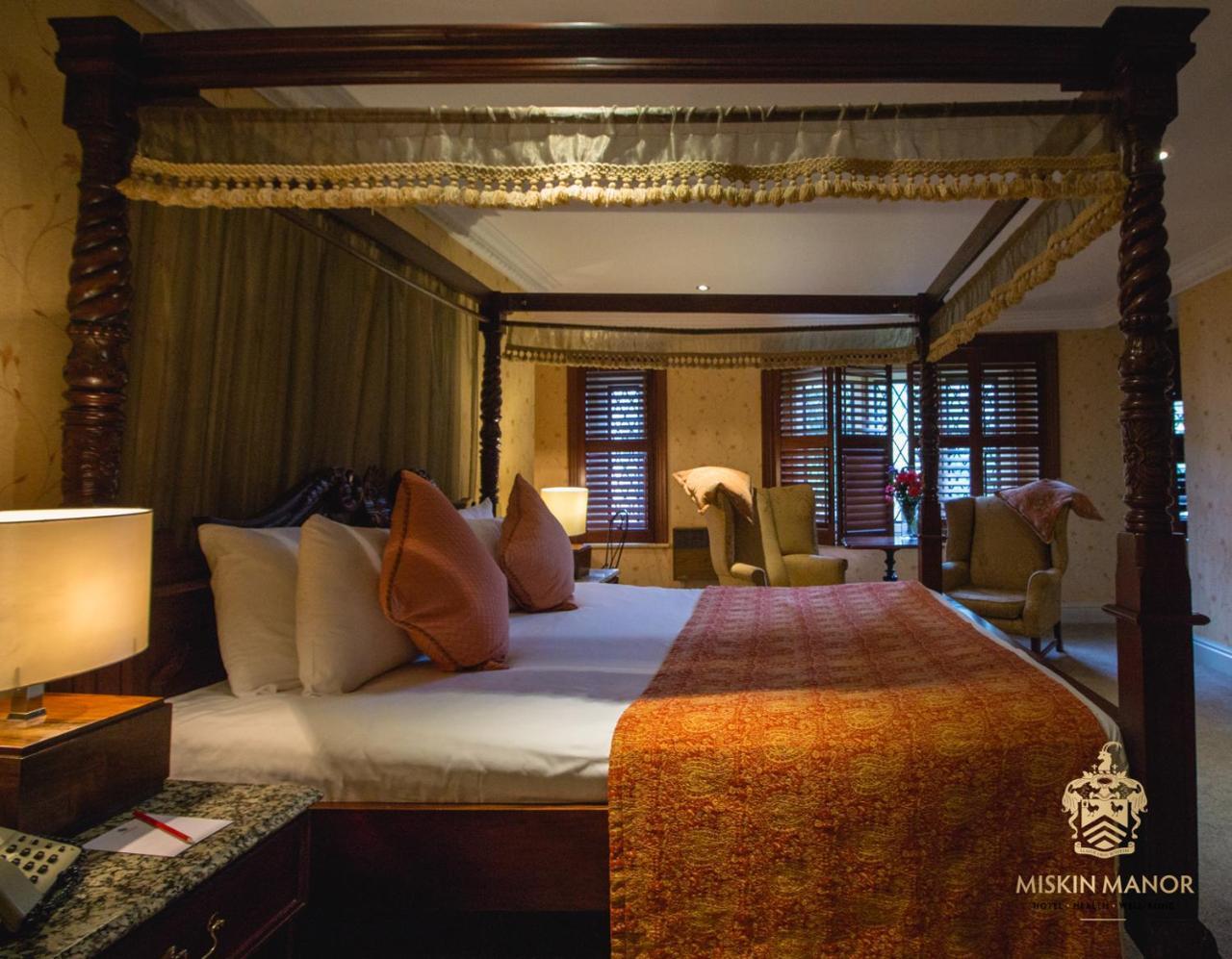 Miskin Manor Hotel เฮนโซล ภายนอก รูปภาพ